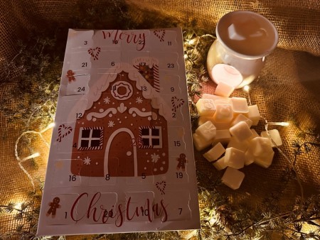 Adventskalender - 25 luker med duftvoks